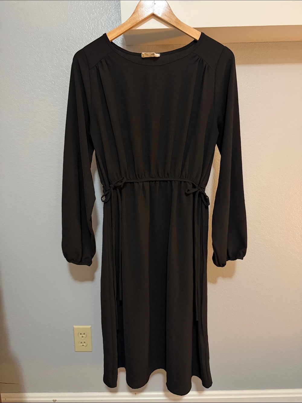 Classic Black Long-Sleeve Tie-Waist Dress